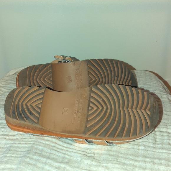 Rose Gold Clogs size 39 - Picture 4 of 4